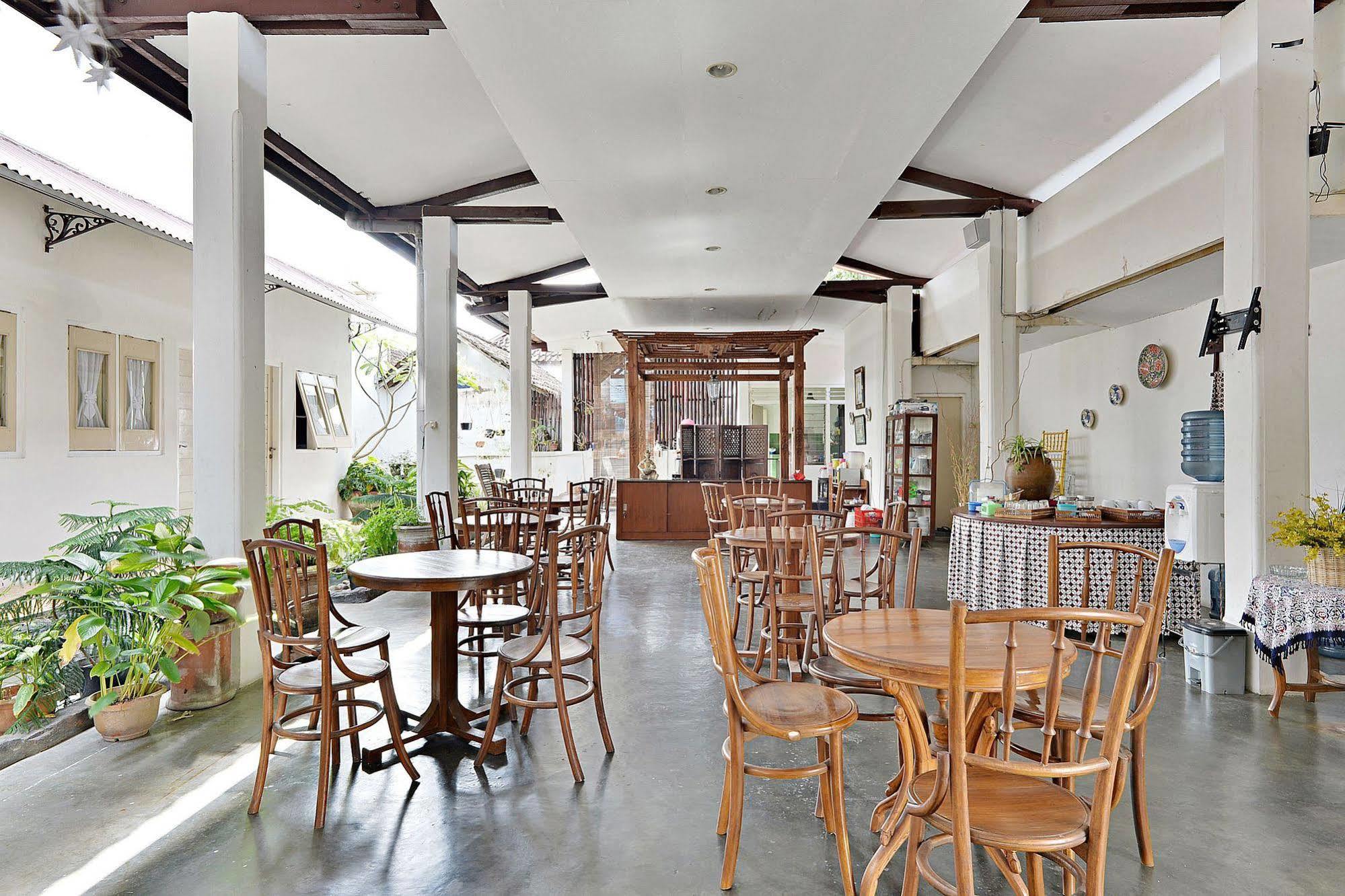 Zen Rooms Panembahan Kraton Джок'якарта Екстер'єр фото
